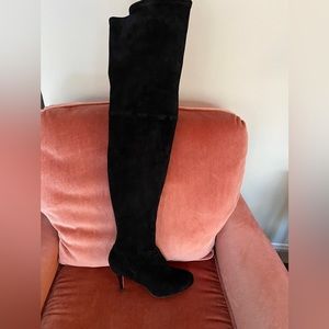 Super sexy thigh high suede boots!